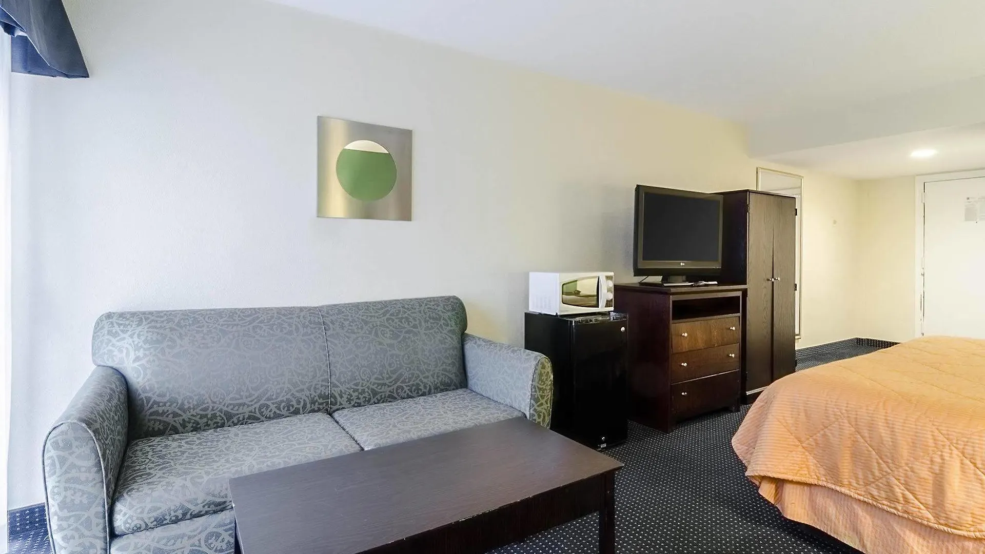 Rodeway Inn & Suites Williamsburg Central Hotel