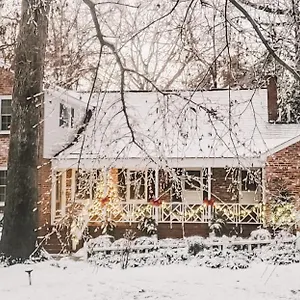 Colonial Gardens Bed & Breakfast