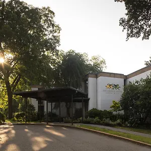 Griffin Hotel, An Official Colonial Hotel
